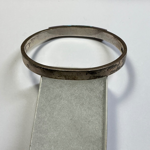 Taxco Sterling Silver Hinged Bracelet with multi color inlay. 2 3/8 inch across - Picture 5 of 8
